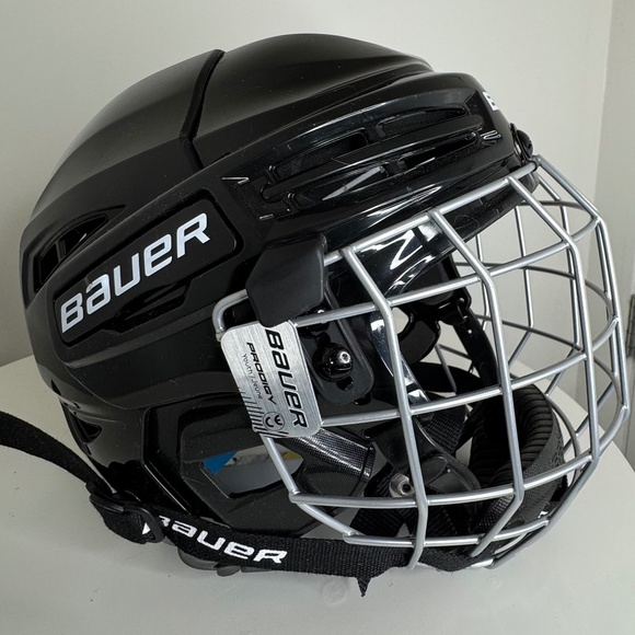 Bauer Prodigy Youth Hockey Helmet w/ Cage – Black – Size YTH (Adjustable) - Picture 2 of 15